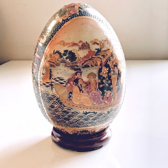 Vintage Royal Satsuma Chinese Hand-Painted Geisha Scene Porcelain Egg on Stand